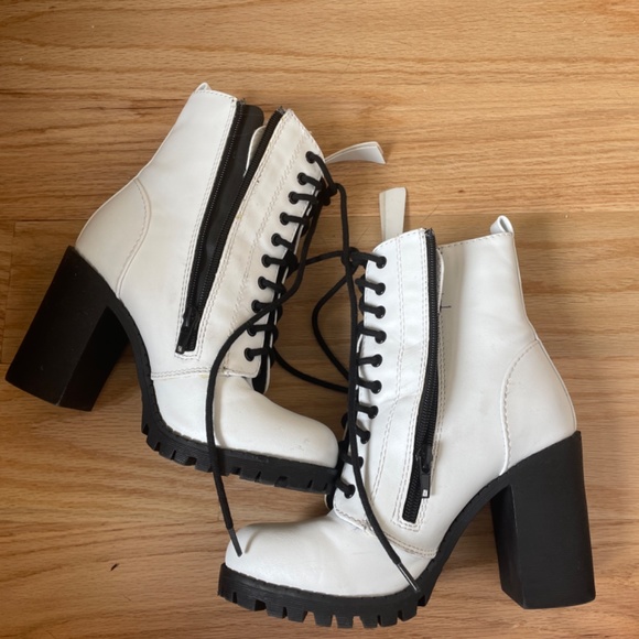 High Heel Ankle boots - Picture 2 of 2